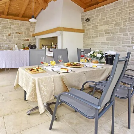 Maja For Max 5 Persons With Pool Gulici, Pet Friendly Apartment Poreč