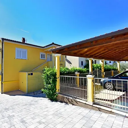 Apartment Maja For Max 5 Persons With Pool Gulici, Pet Friendly Poreč